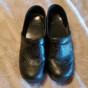 Dansko clogs size 39